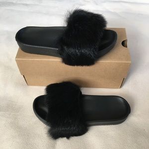 UGG ROYALE FLAT SANDAL